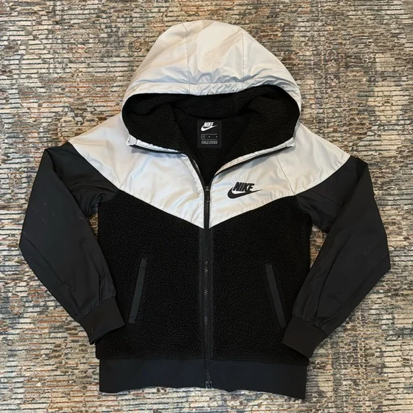 Boys Nike Apparel - Picture 2 of 15